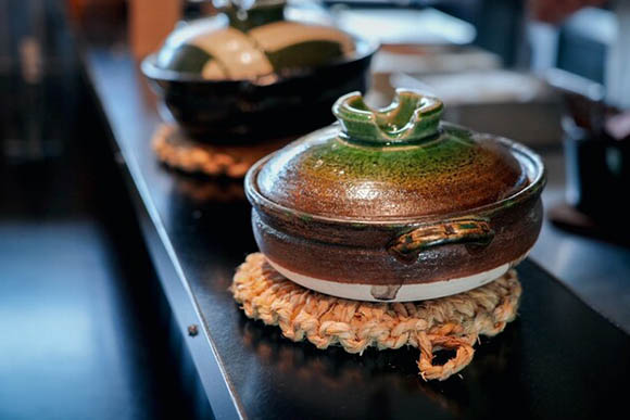 旨味を最大限に引き出す土鍋炊き